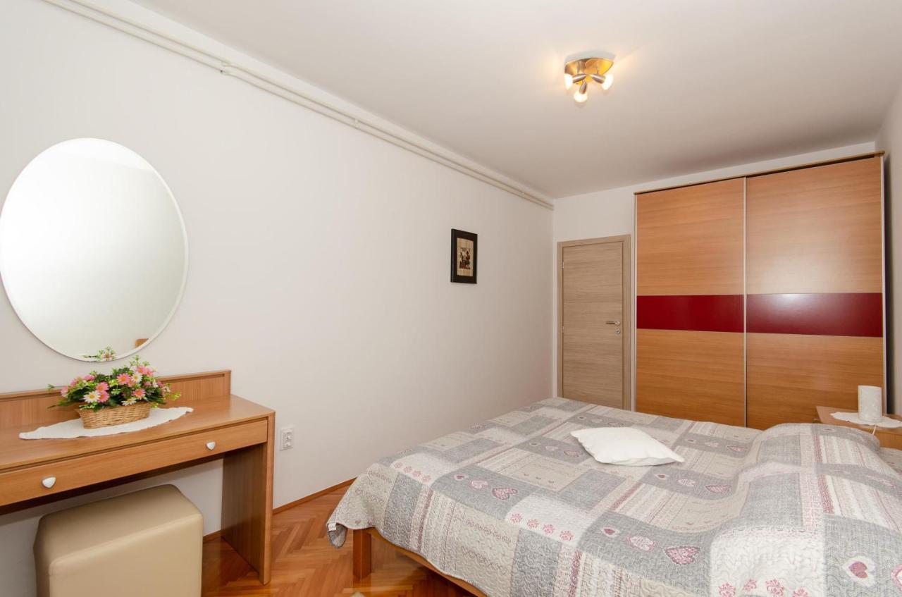 Apartments Bungavilia Ровинь Экстерьер фото